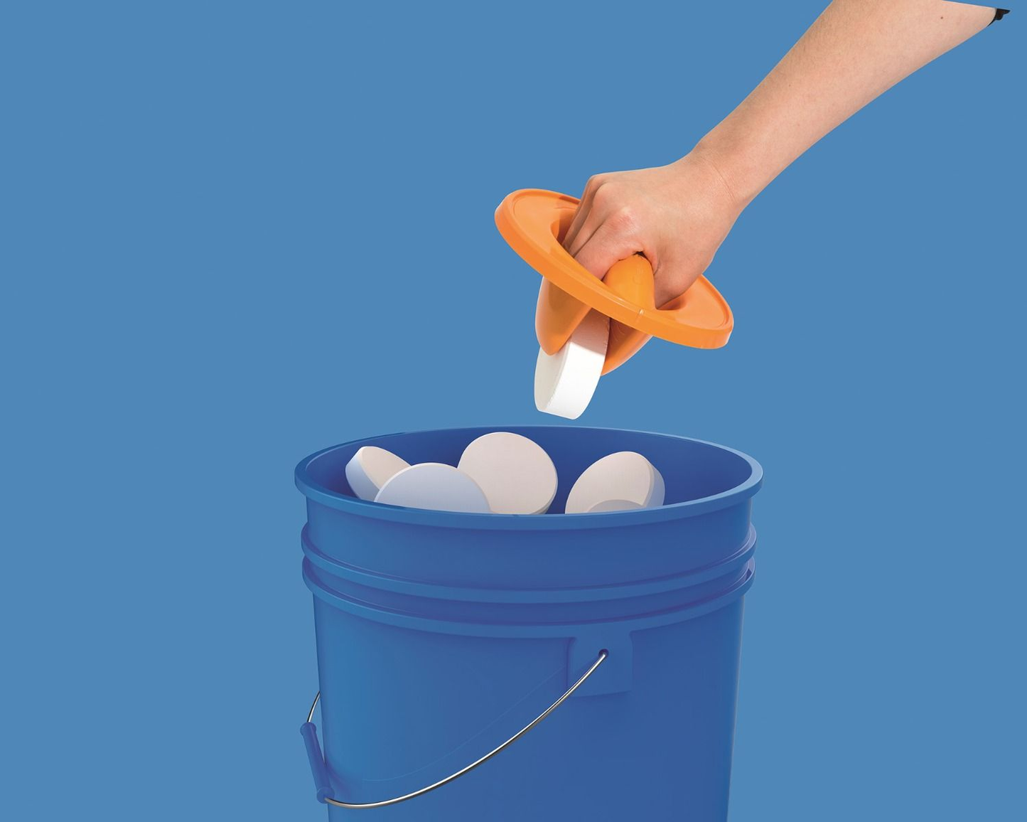 CHEMGUARD CHLORINE DISPENSER WITH KNOB TO AVOID TOUCHING 7 CM CHLORINE TABLETS